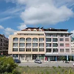 тропикана מלון 2*