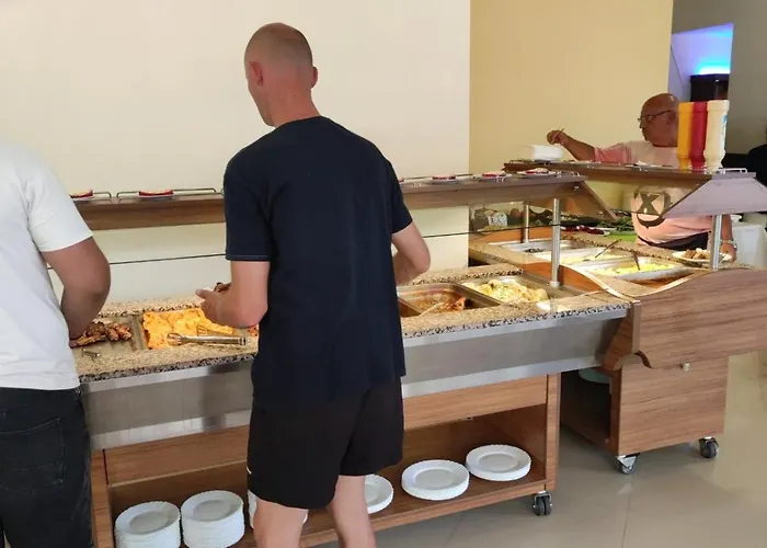 מלון тропикана 2*