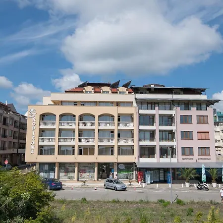 тропикана Отель 2*