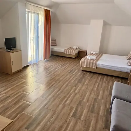 тропикана 2* Primorszko