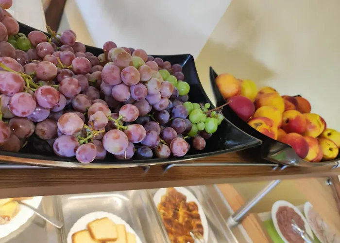 тропикана Hotel 2*